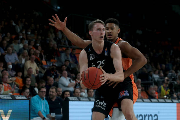 而是通过精 而是通过精