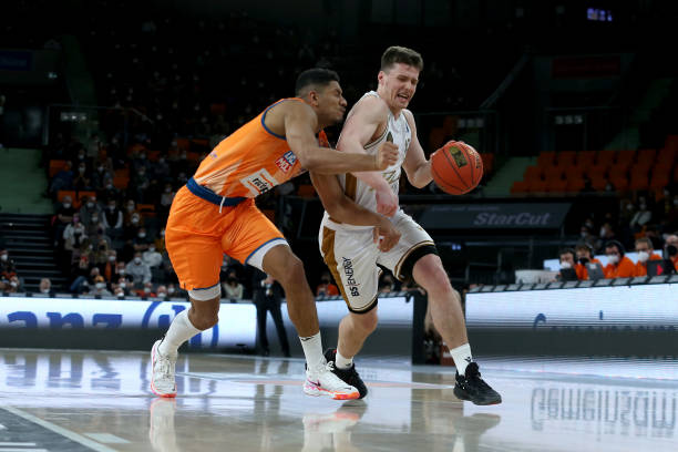 育小球大爱 育小球大爱